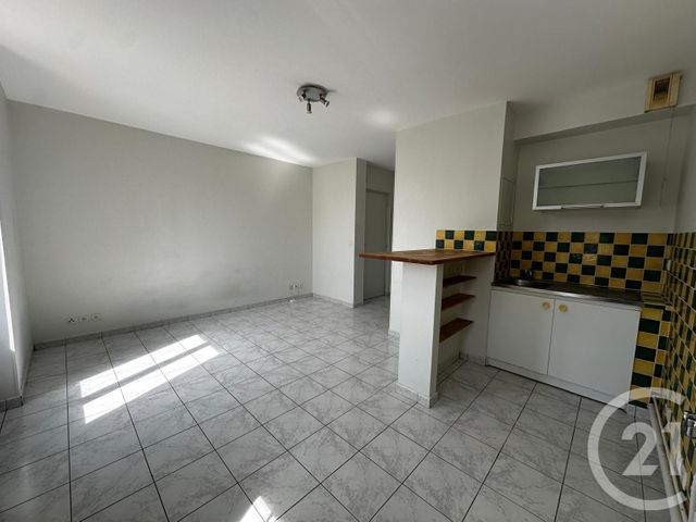 Appartement F2 &agrave; louer - 2 pi&egrave;ces - 30,90 m2 - Corbeil Essonnes - 91 - ILE-DE-FRANCE