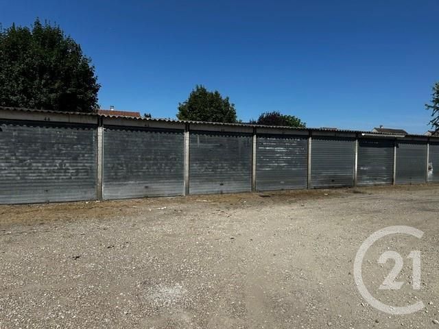 Parking &agrave; louer - 15 m2 - Saintry Sur Seine - 91 - ILE-DE-FRANCE