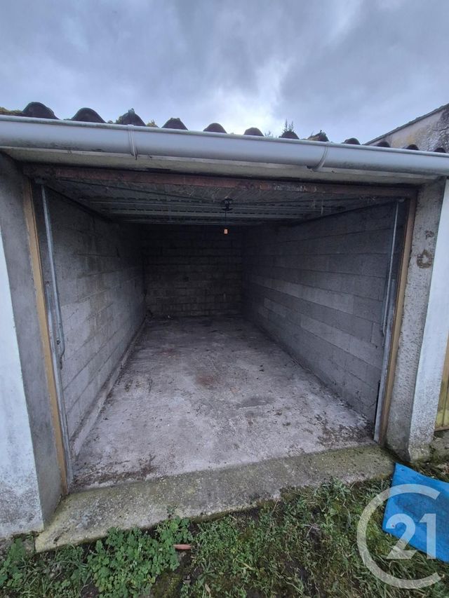 Parking &agrave; louer - 15 m2 - Corbeil Essonnes - 91 - ILE-DE-FRANCE